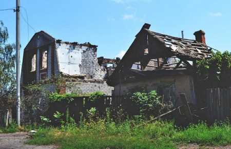 120 млн грн на рік МінТОТ виділяє на ремонт обстріляних будинків на Донбасі — Замлинський