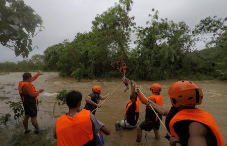 На Філіппінах унаслідок шторму «Компас» загинули щонайменше 11 людей