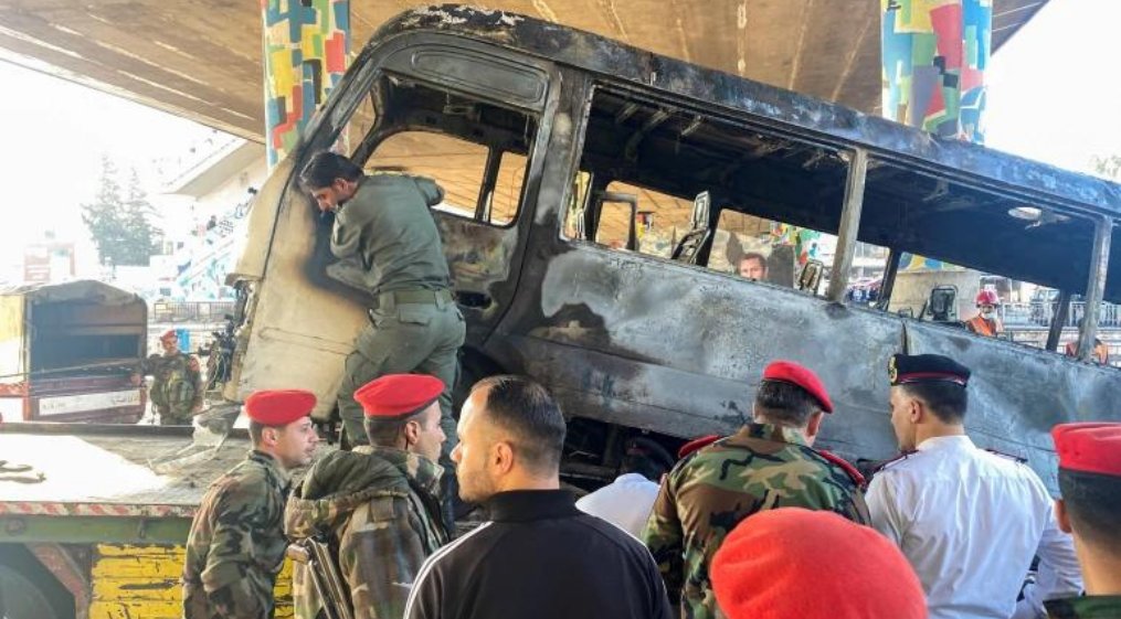 У Сирії підірвали автобус із солдатами: щонайменше 14 загиблих, троє постраждалих