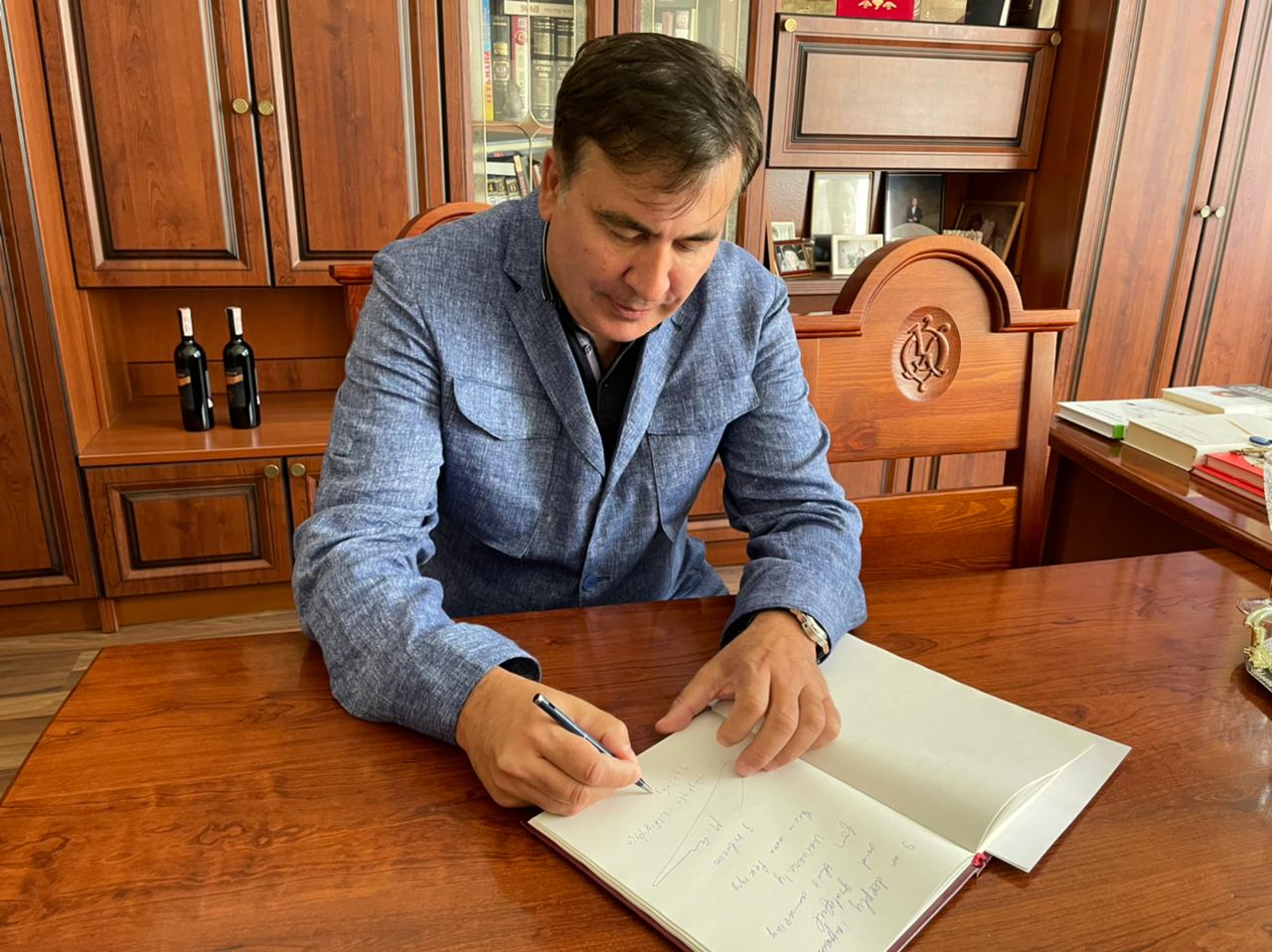 Саакашвили согласился на лечение — адвокат
