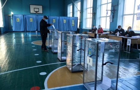 Пасивне голосування — у Харкові на виборах мера фіксують низьку явку