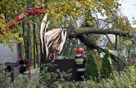 В результате ураганов в Польше погибли 4 человека, в том числе украинец