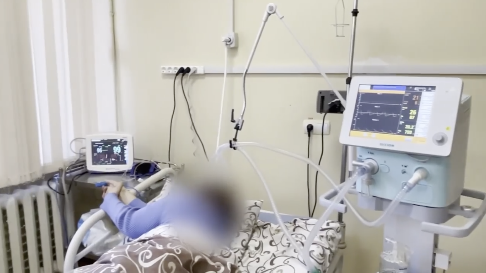 Кличко опубликовал видео из реанимации 4-й больницы Киева, где лечат больных COVID-19 — 97% пациентов не вакцинированы
