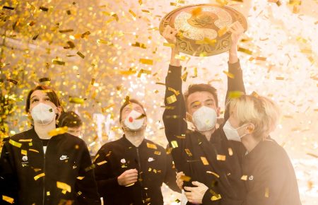 Приз — $18 млн: Команда «Team Spirit» з двома українцями виграла чемпіонат світу з «Dota 2»