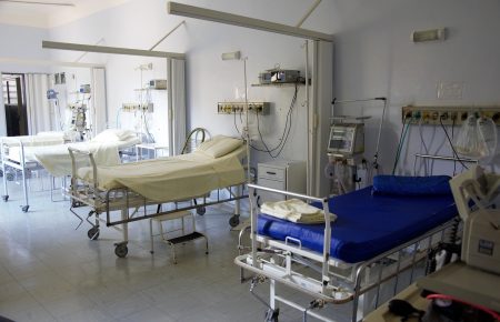 «Госпіталізуємо в обласні лікарні у місті» — заступниця мера Харкова про нестачу місць для хворих на COVID-19