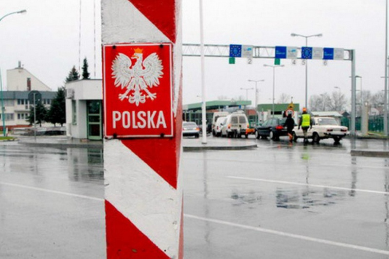 На кордоні з Польщею утворилися черги на в'їзд в Україну