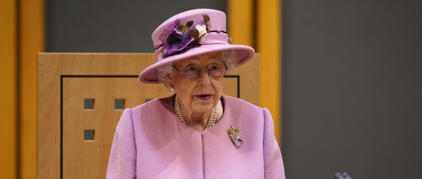 Королева Єлизавета II за порадою медиків провела ніч у лікарні — Reuters