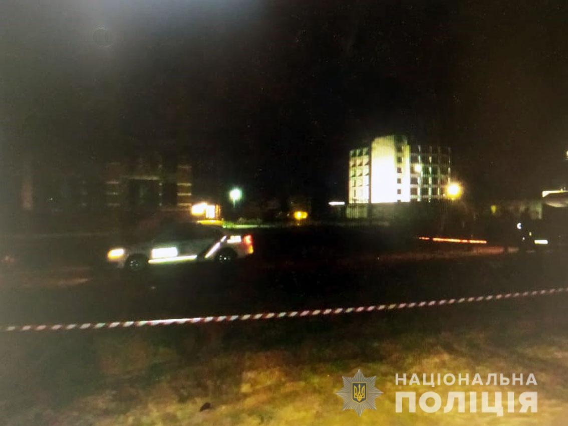 У Чернігові посеред ночі поранили двох поліцейських: один із них помер