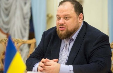 Зеленський звільнив Стефанчука від виконання обов'язків представника президента в Раді