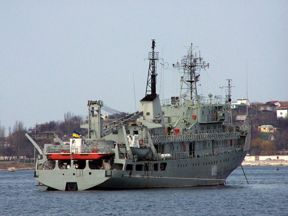 Біля острова Зміїний зазнало лиха судно ВМС України: затоплено кілька відсіків