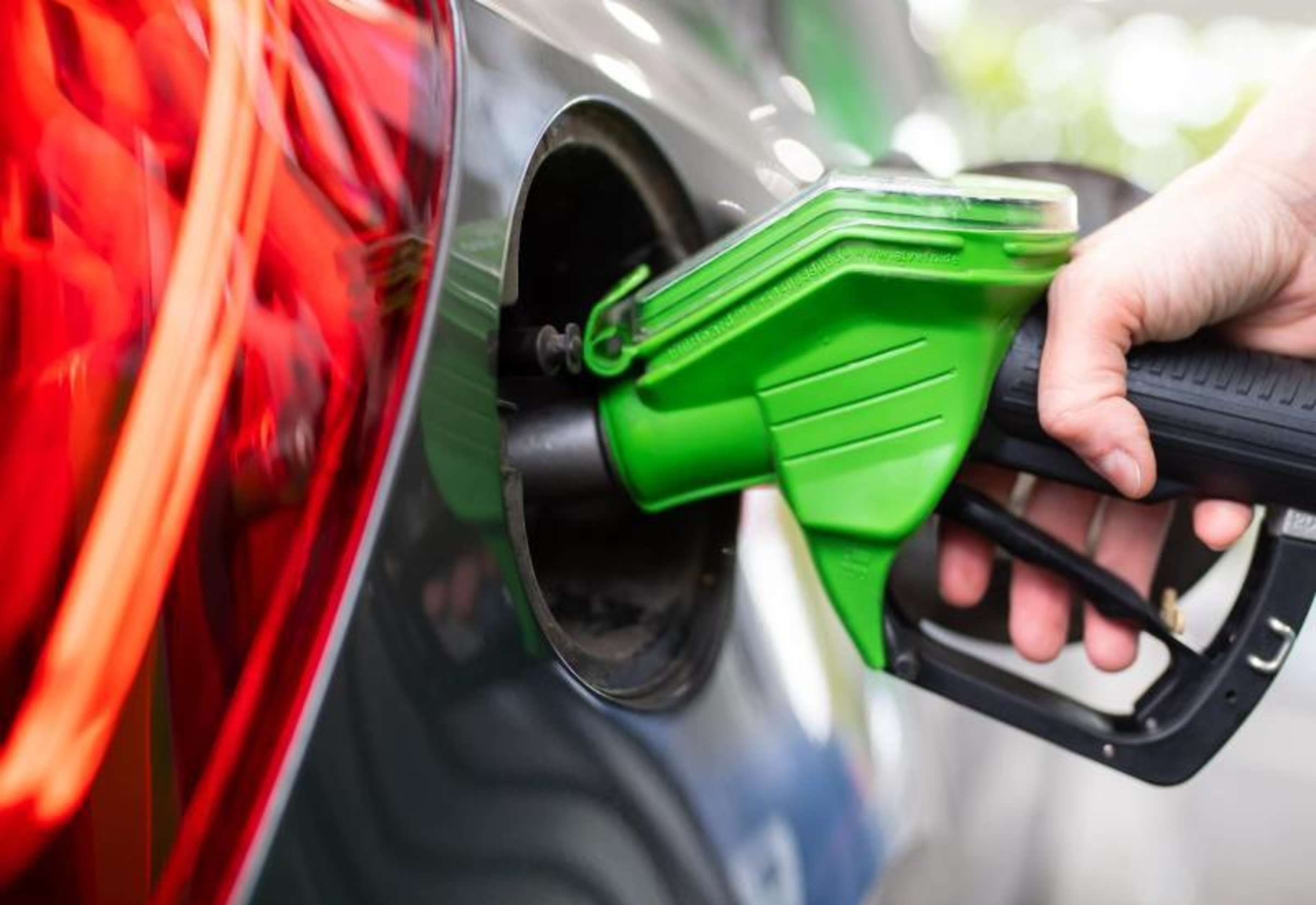 Кліматична конференція у Глазго: 6 автовиробників відмовляться від випуску авто з бензиновими двигунами