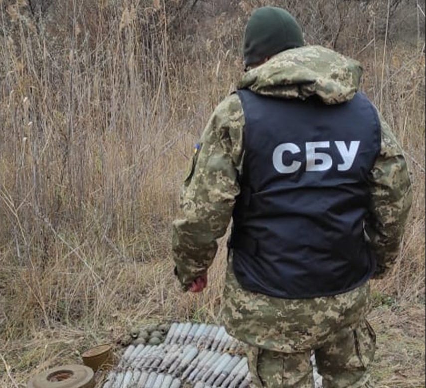 На Луганщині знайшли ще один схрон боєприпасів бойовиків