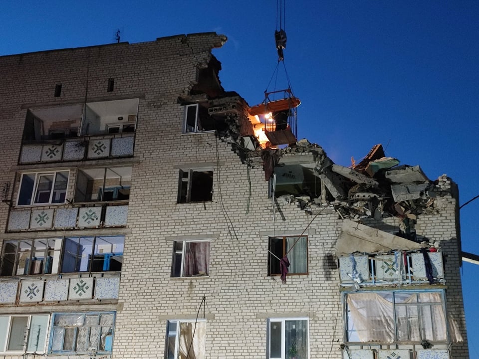 Вибух у будинку на Миколаївщині: рятувальники деблокували тіло жінки