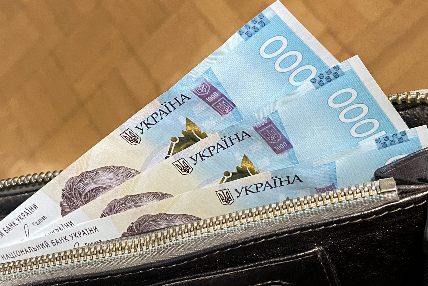 Топ-фейк за тиждень: «Українцям уже виплачують 1000 грн за вакцинацію»