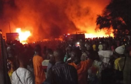 Вибух бензовоза у Сьєрра-Леоне: кількість загиблих зросла до 99, понад 100 людей постраждали