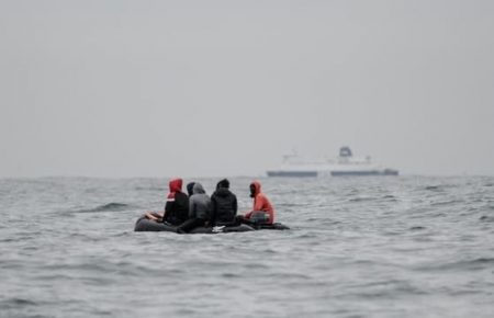 У Ла-Манші затонуло судно з мігрантами: щонайменше 27 людей загинули