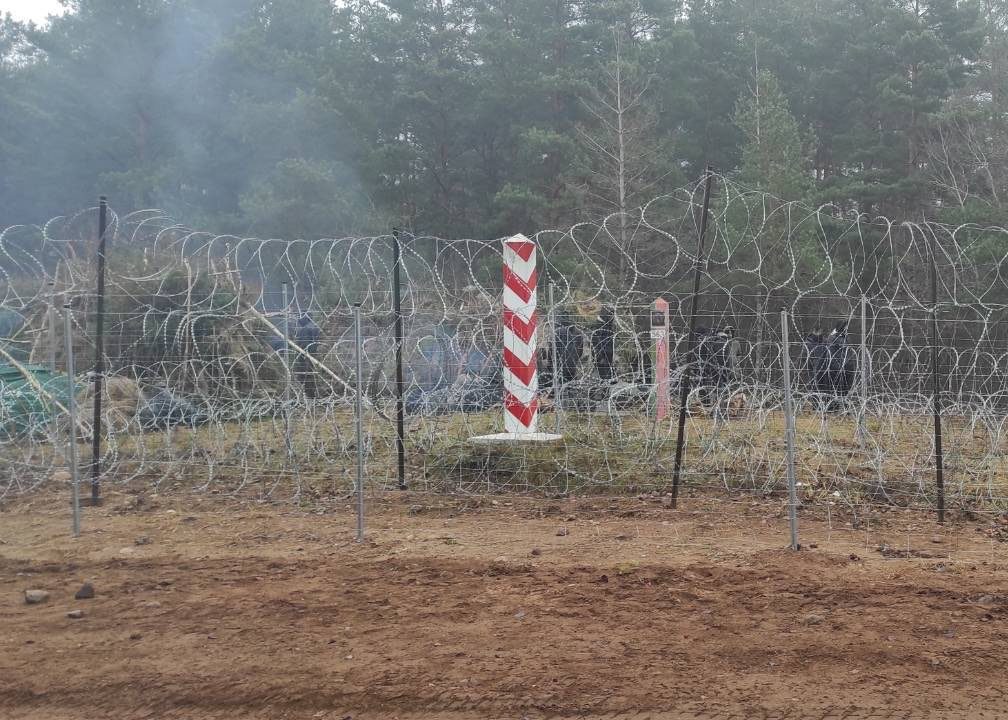 Міноборони Польщі опублікувало відео з кордону з Білоруссю, на якому чути постріли