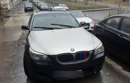 У Києві водій BMW відкрив стрілянину на мосту Патона