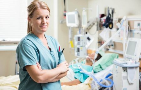 Серед 250 тисяч медсестер є ті, хто хочуть працювати на себе, треба дати їм цей шанс — експертка МОЗ