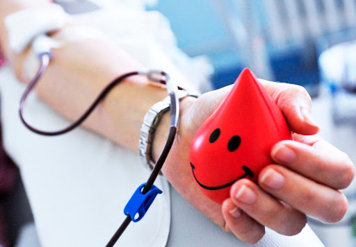 Експертка назвала «найкумедніші» міфи та фейки про донорство крові в Україні