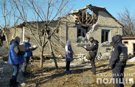 Ночью боевики вторично обстреляли Невельское: 7 домов повреждены