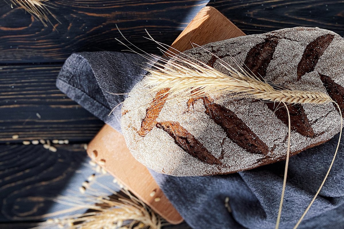 Упродовж року хліб здорожчав на 22%, наступного року ціна зростатиме на 2% щомісяця — економіст
