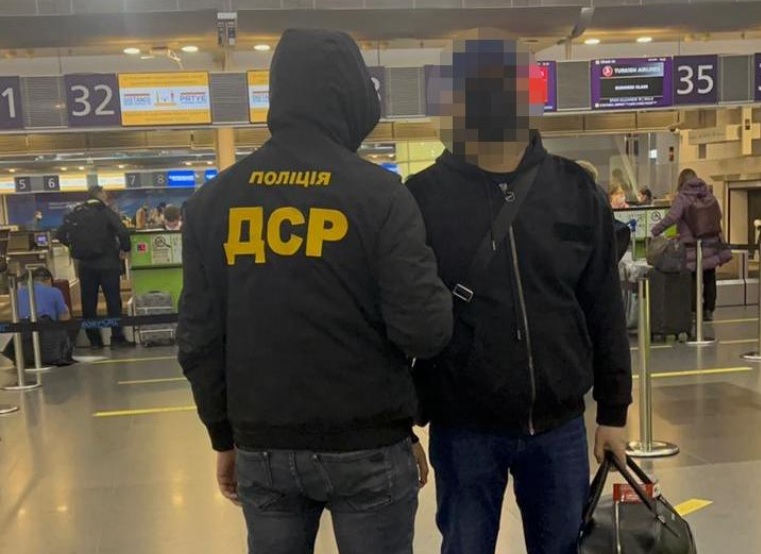 Україна депортувала до Азербайджану кримінального авторитета із санкційного списку РНБО