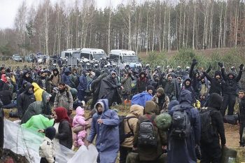 Беларусь протестировала свой «фокус» с мигрантами во время кризиса с хасидами на границе Украины в 2020 году — правозащитник