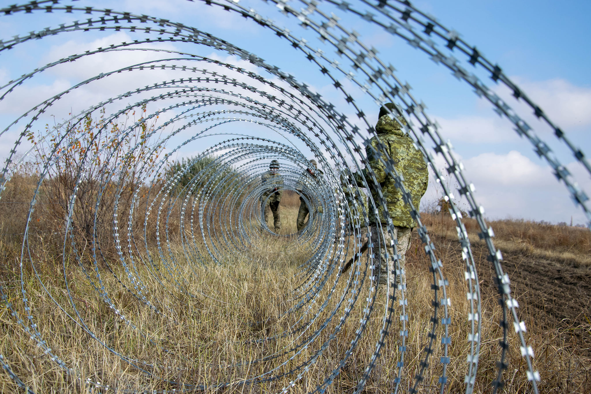 Беларусь попытается протащить мигрантов в Украину — Хилько