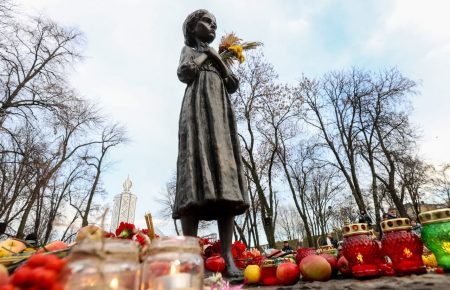 У Києві вшанували пам'ять жертв голодоморів (фото)