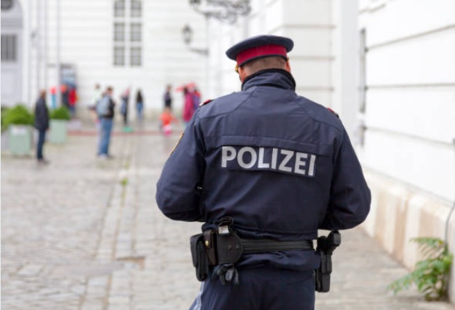 Поліція Австрії розкрила схему переправлення мігрантів
