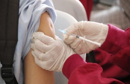 Европейский регулятор позволил вакцинировать от коронавируса детей 5-11 лет препаратом Pfizer