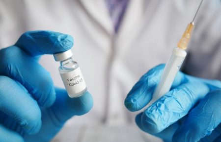 14 українців вже отримали третю дозу вакцини проти  COVID-19