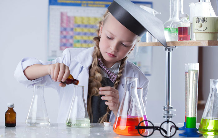 Багато вчителів добре знають хімію, але не знають перспектив у професії — Юрій Халавка