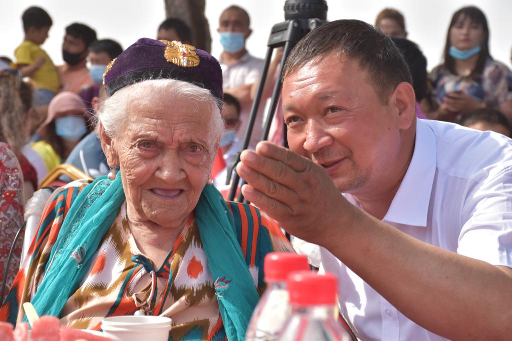 У Китаї заявили про смерть найстарішої людини у віці 135 років