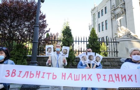 Парламент підтримав за основу законопроєкт про підтримку політв'язнів Кремля