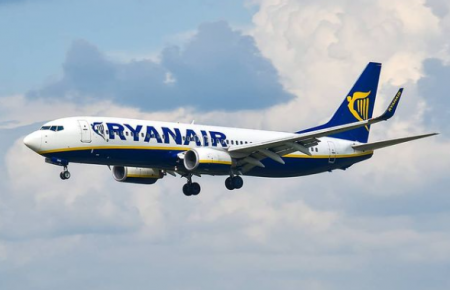 Ryanair скасувала 17 рейсів з України