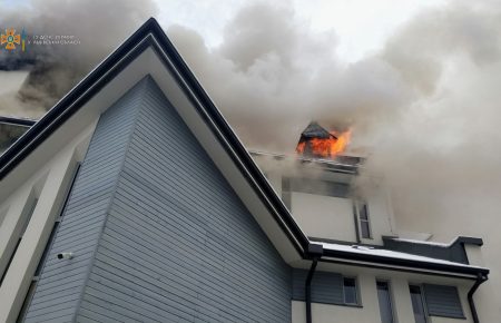 Пожар в костеле на Львовщине: двое мужчин пострадали