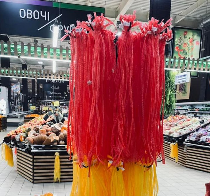 Деякі супермаркети обходять закон і вводять «пластикові авоськи» — Оржель