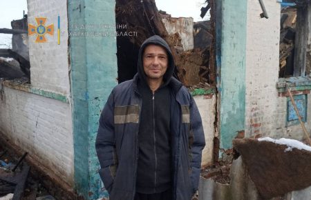 На Харківщині підліток та сусід врятували з палаючого будинку трьох дітей і бабусю