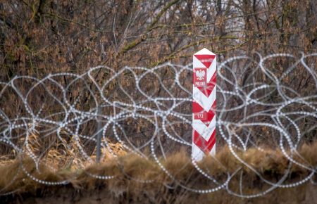 Польські прикордонники затримали двох українців, які допомагали нелегальним мігрантам перетнути кордон