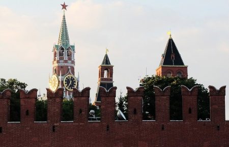 «Питання врегулювання – не до Путіна»: у Кремлі заявили про готовність обговорювати з Зеленським двосторонні відносини