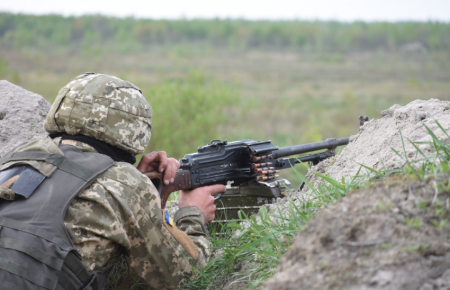 Доба на Донбасі: один військовий дістав поранення