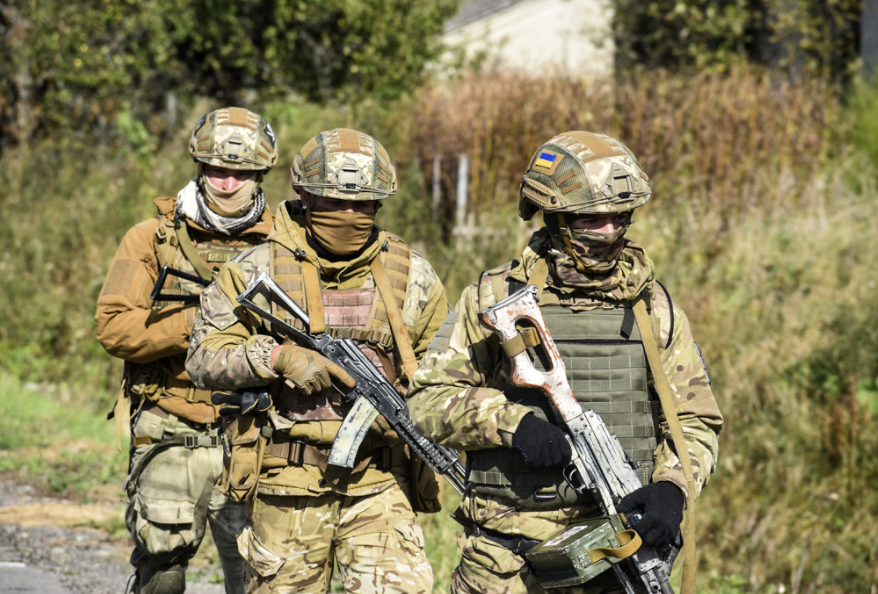 На Донбасі український військовий дістав бойове травмування — штаб ООС