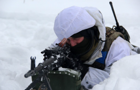 Сутки на Донбассе: в результате обстрелов ранен военный