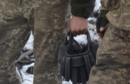 На Донбасі підірвався військовий, його евакуювали до шпиталю