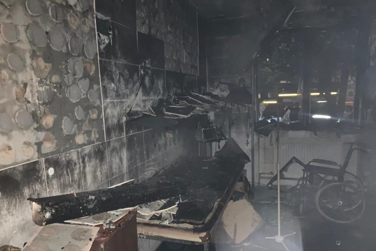 У реанімації працювали 5 кисневих концентраторів та горіла свічка: у ДСНС розповіли про причини пожежі у Косівській лікарні