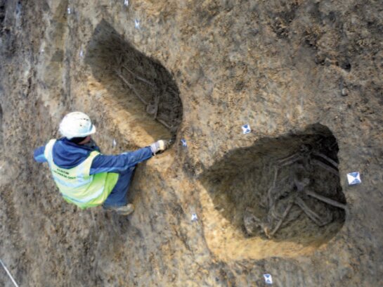 Археологи впервые обнаружили в Британии останки мужчины, которого, вероятно, распяли