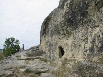 Работы в Бахчисарайском музее: как оккупанты уничтожают объекты культурного наследия в Крыму