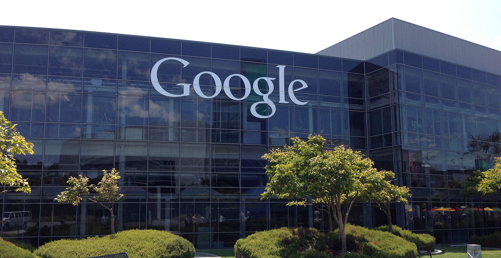 Google виплатить працівникам по $1600, бо відтермінувала їхнє повернення в офіс
